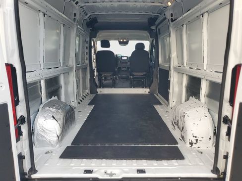 Used 2025 RAM ProMaster 2500 FWD image 9