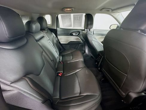 Certified 2022 Jeep Compass Limited AWD/4WD image 36