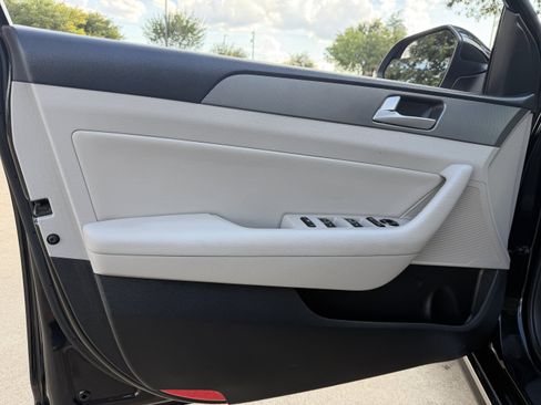 Used 2016 Hyundai Sonata SE FWD image 19