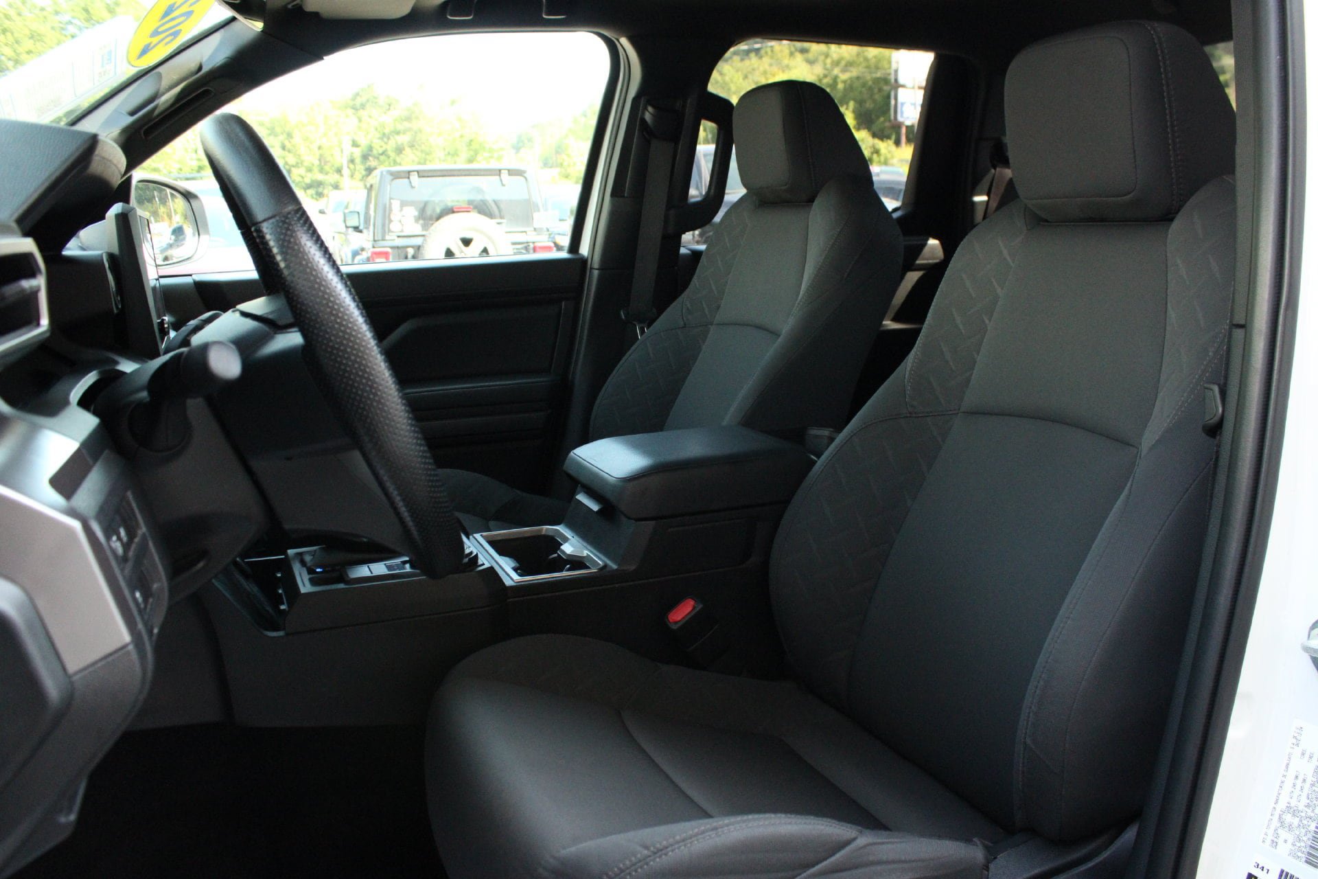 Used 2025 Toyota Tacoma SR5 AWD/4WD image 14
