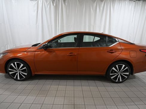 Used 2020 Nissan Altima 2.5 SR w/ Premium Package image 9
