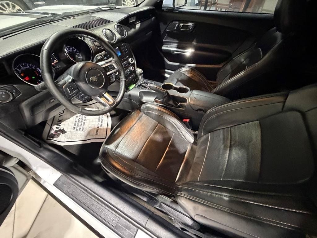 Used 2017 Ford Mustang Coupe RWD image 15