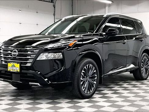 Used 2025 Nissan Rogue Platinum w/ Platinum Premium Package image 12