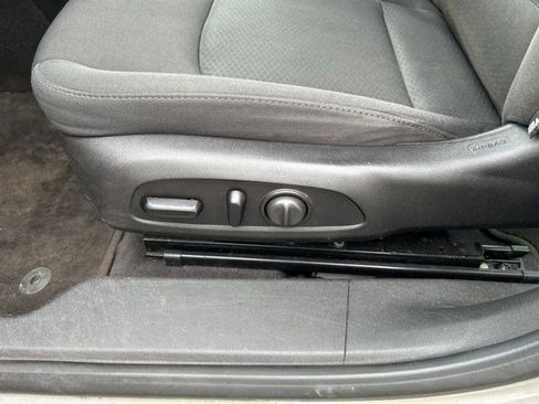 Used 2017 Chevrolet Malibu LT image 14