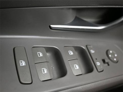 Used 2021 Hyundai Elantra SEL image 28