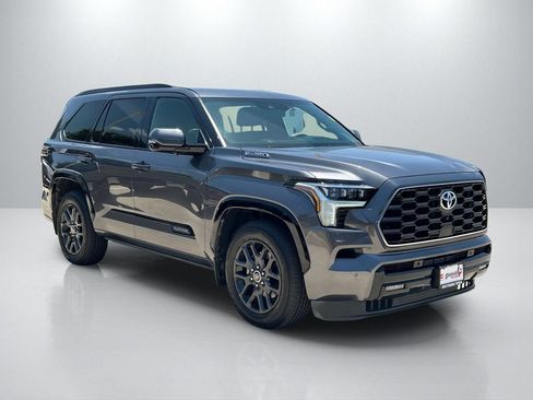Used 2023 Toyota Sequoia Platinum RWD image 3