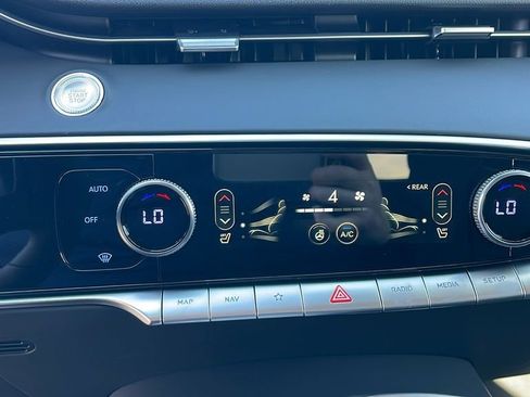 New 2025 Genesis GV70 2.5T w/ Select Package image 22