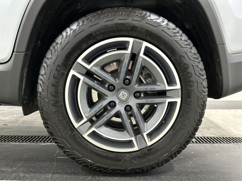 Used 2025 Rivian R1T Adventure AWD/4WD image 10