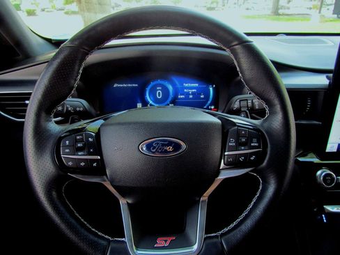 Used 2022 Ford Explorer ST w/ Equipment Group 401A AWD/4WD image 40