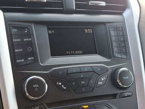 Used 2016 Ford Fusion SE w/ Equipment Group 201A image 16