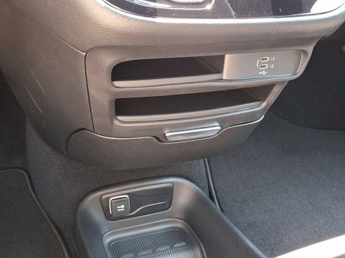 New 2027 Chrysler Pacifica LX FWD image 12