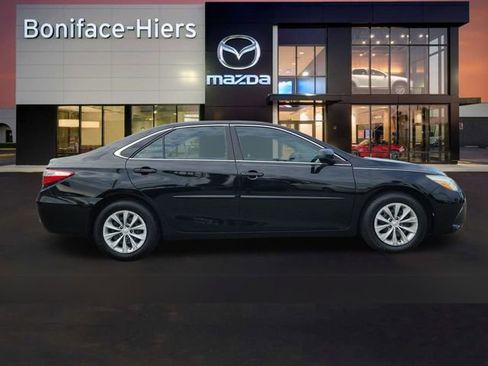 Used 2016 Toyota Camry LE image 7