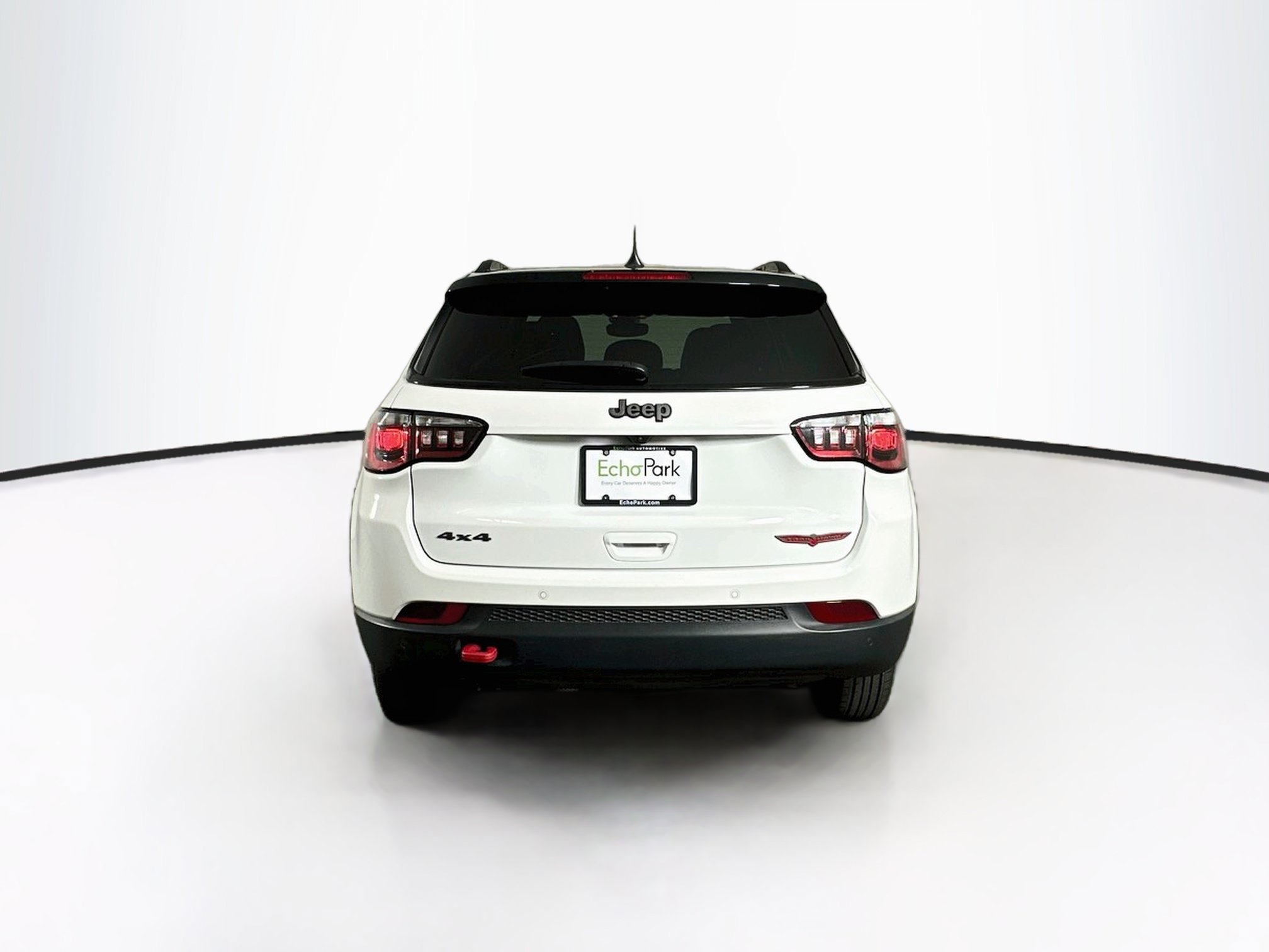Used 2025 Jeep Compass Trailhawk AWD/4WD image 7