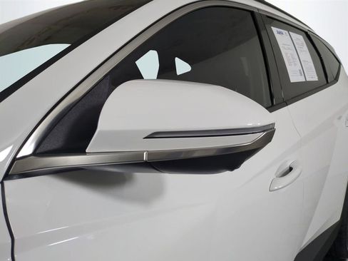 Certified 2025 Hyundai Tucson Limited AWD/4WD image 12