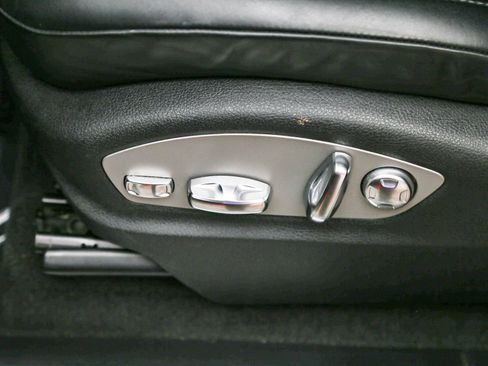 Certified 2023 Porsche Macan S AWD/4WD image 25