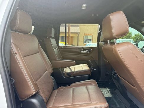 Used 2021 Chevrolet Suburban High Country AWD/4WD image 24