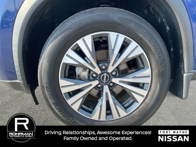 Used 2023 Nissan Rogue SV w/ SV Premium B Package AWD/4WD image 11