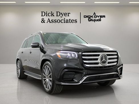 Used 2026 Mercedes-Benz GLS 580 4MATIC image 9