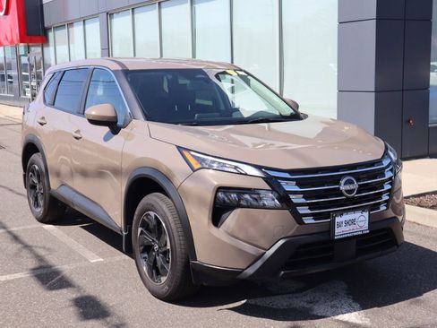 Certified 2025 Nissan Rogue SV AWD/4WD image 3