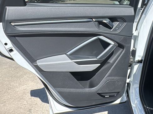 Used 2023 Audi Q3 2.0T Premium Plus w/ Premium Plus Package image 16