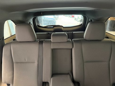 Used 2015 Toyota Highlander LE AWD/4WD image 38