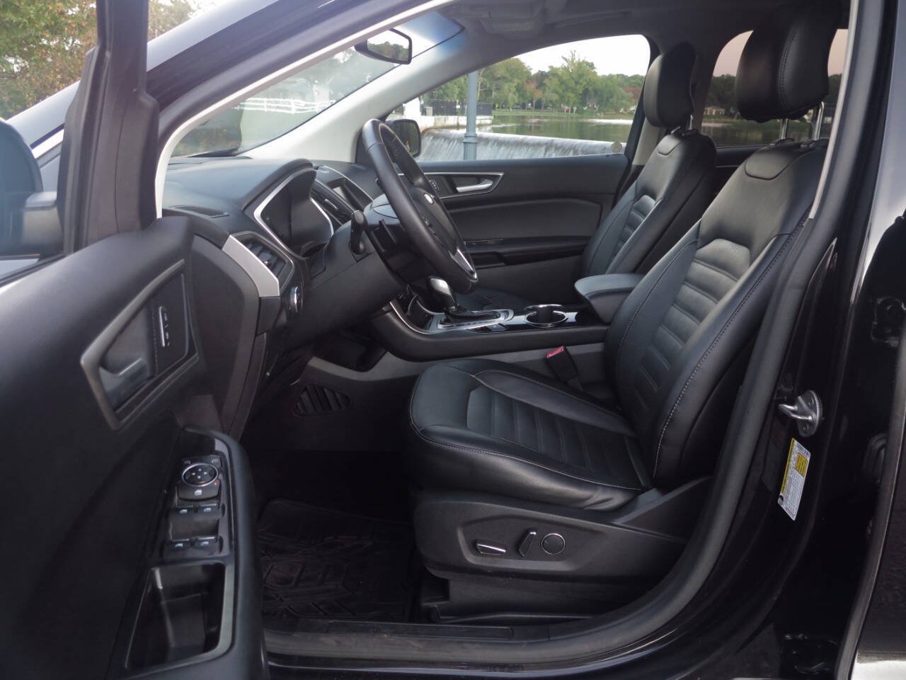 Used 2015 Ford Edge SEL w/ Equipment Group 201A AWD/4WD image 11