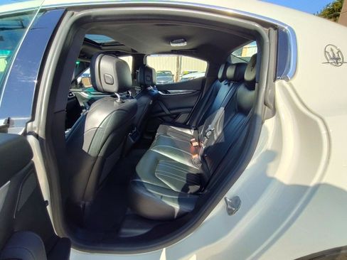 Used 2016 Maserati Ghibli RWD image 33