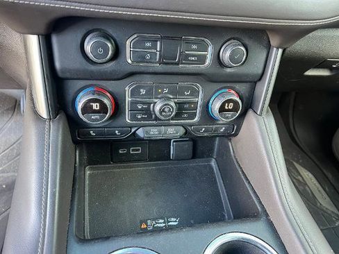 Used 2021 Chevrolet Tahoe Z71 w/ Z71 Off-Road Package image 21