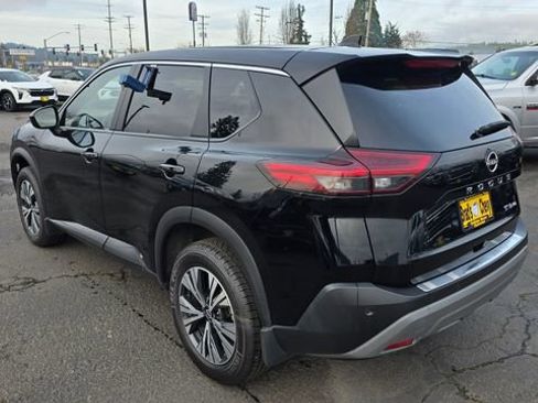 Used 2023 Nissan Rogue SV image 6