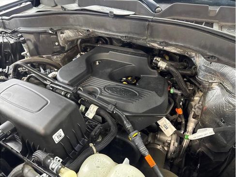 Used 2020 Ford Explorer XLT w/ Equipment Group 202A image 24