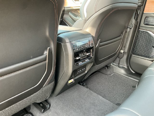 New 2027 Jeep Grand Cherokee Summit w/ MOPAR Finishing Package AWD/4WD image 27