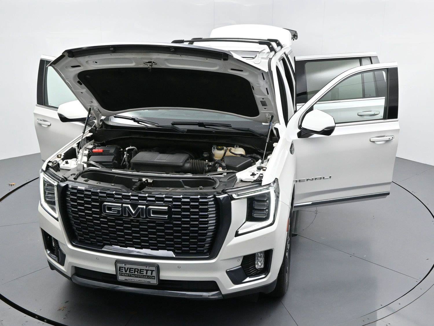 Used 2023 GMC Yukon XL Denali Ultimate AWD/4WD image 47