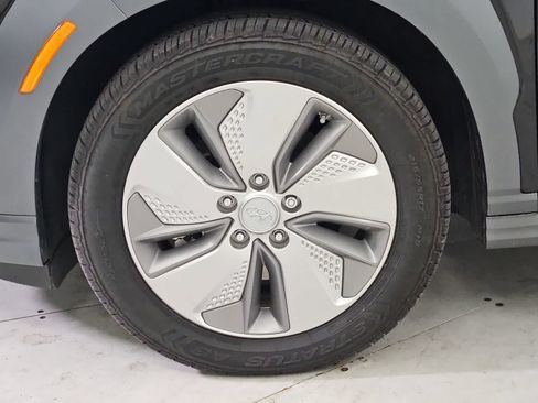 Used 2021 Hyundai Kona Limited w/ Cargo Package FWD image 13
