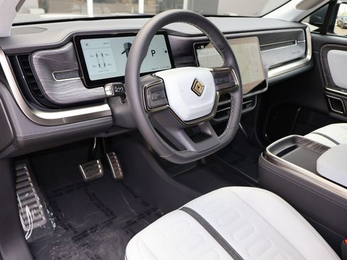 Used 2023 Rivian R1S Adventure AWD/4WD image 13