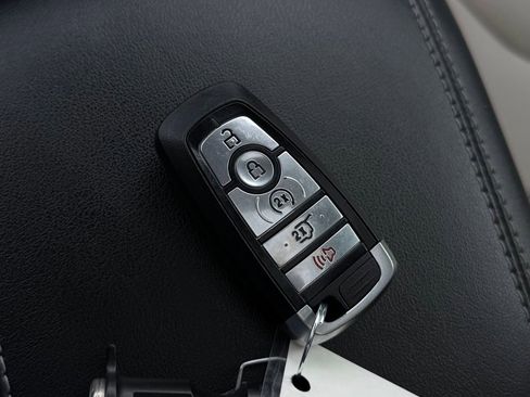 Used 2024 Ford Edge Titanium AWD/4WD image 32