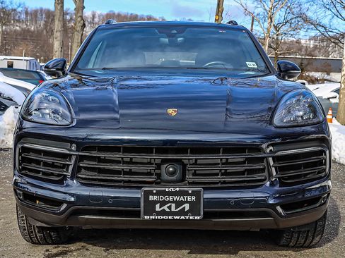 Used 2021 Porsche Cayenne S image 2