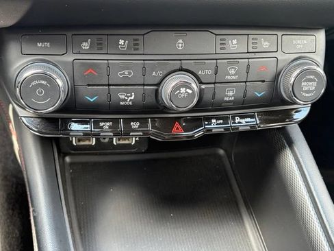 Used 2024 Dodge Durango GT AWD/4WD image 24
