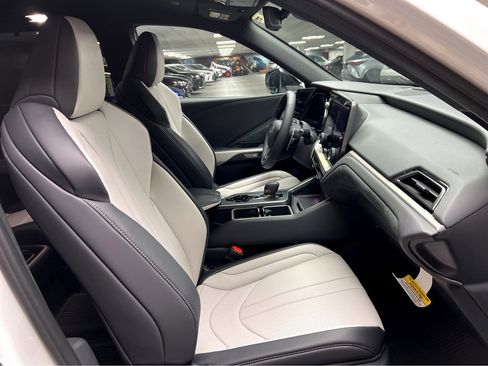 New 2026 Lexus TX 500h AWD image 24