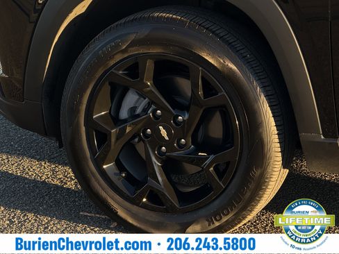 Used 2025 Chevrolet Trax LS w/ LS Convenience Package image 30
