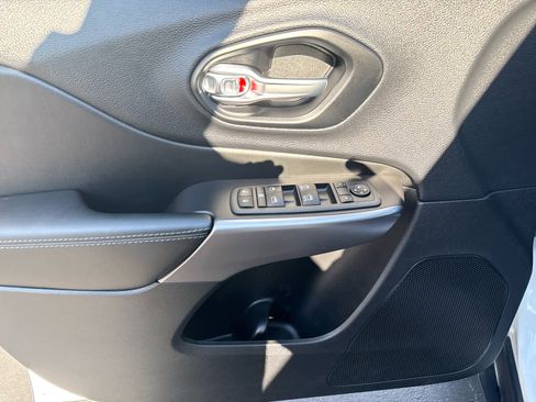 Used 2022 Jeep Cherokee Latitude Lux image 10