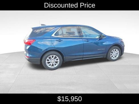 Used 2020 Chevrolet Equinox LT w/ Driver Convenience Package FWD image 3