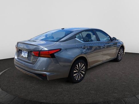 Used 2026 Nissan Altima 2.5 SV AWD/4WD image 7