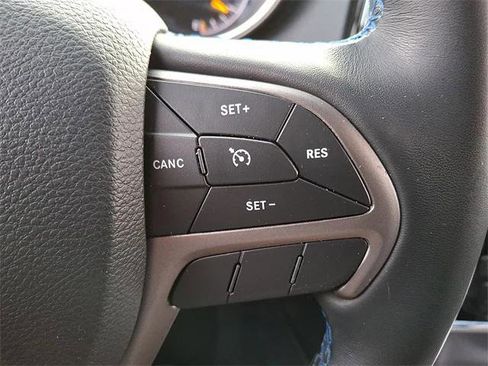 Certified 2019 Jeep Grand Cherokee Laredo image 23