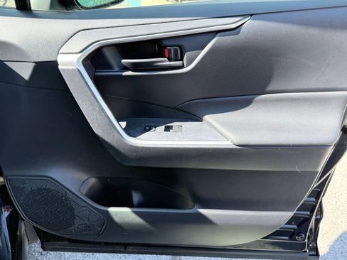 Used 2019 Toyota RAV4 LE w/ All Weather Liner Package AWD/4WD image 24