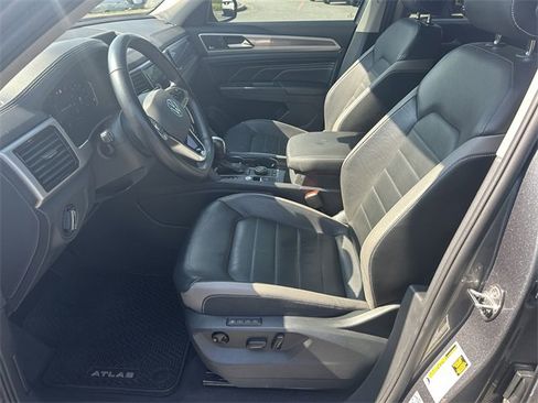 Used 2021 Volkswagen Atlas SEL Premium image 9