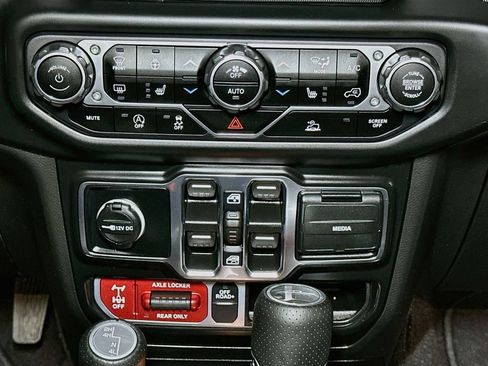 Certified 2023 Jeep Gladiator Mojave w/ LED Lighting Group AWD/4WD image 13