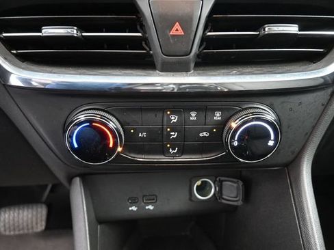Used 2025 Buick Encore GX Preferred AWD/4WD image 25