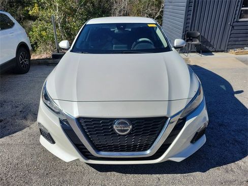 Used 2021 Nissan Altima 2.5 SV image 2