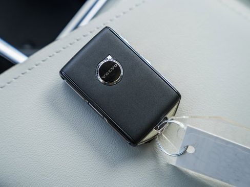 New 2026 Volvo XC60 B5 Ultra w/ Protection Package Premier image 39