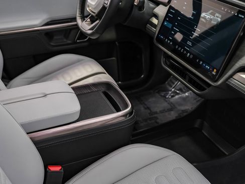 Used 2023 Rivian R1S Adventure image 22